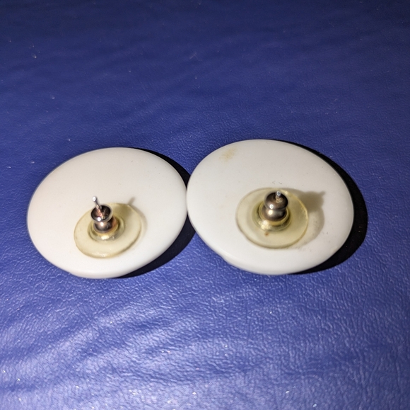 Vintage wavy circular with rhinestone earrings, used - Picture 6 of 8